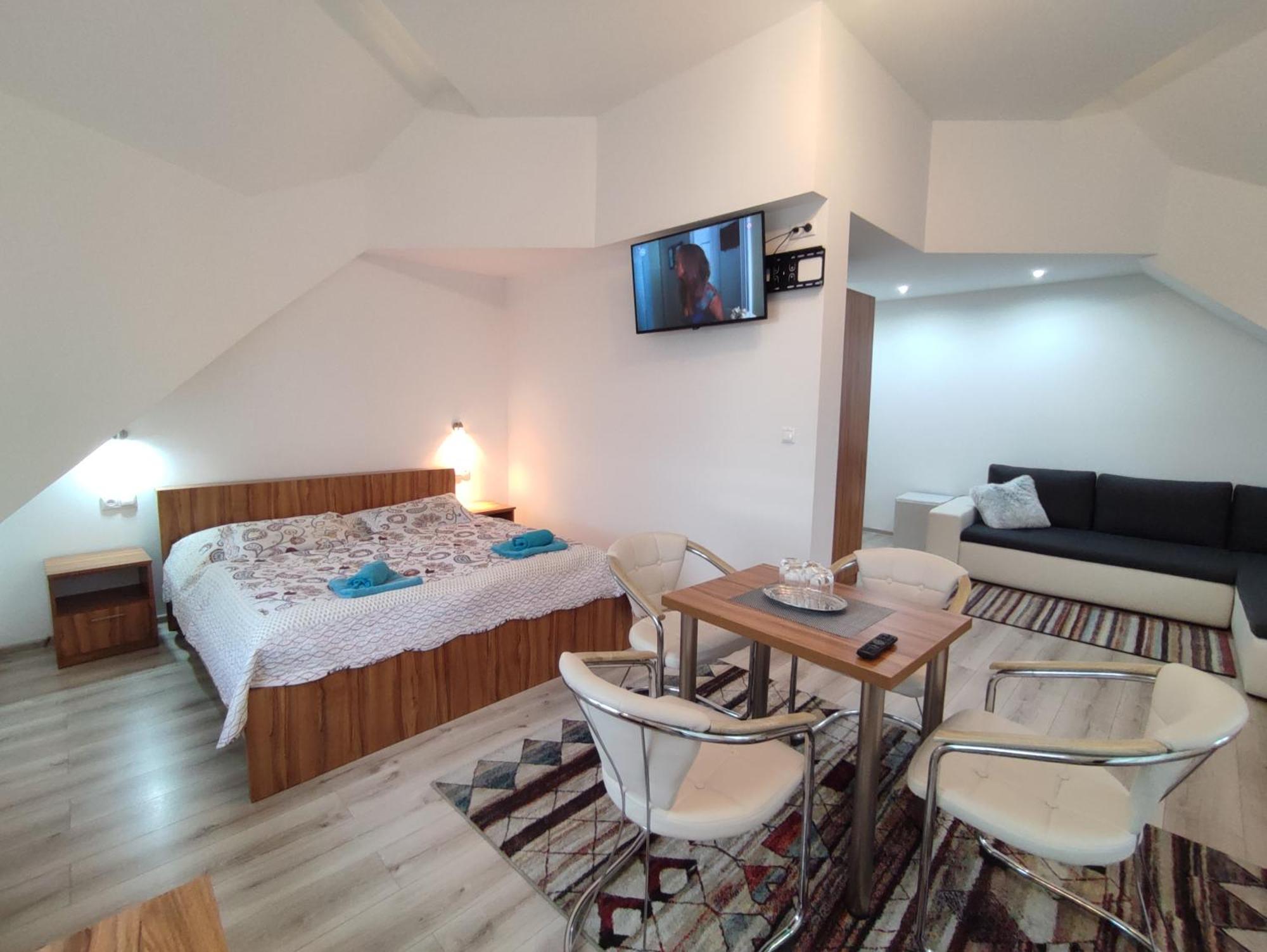 Hotel Vysehrad Турчьянске-Теплице Экстерьер фото