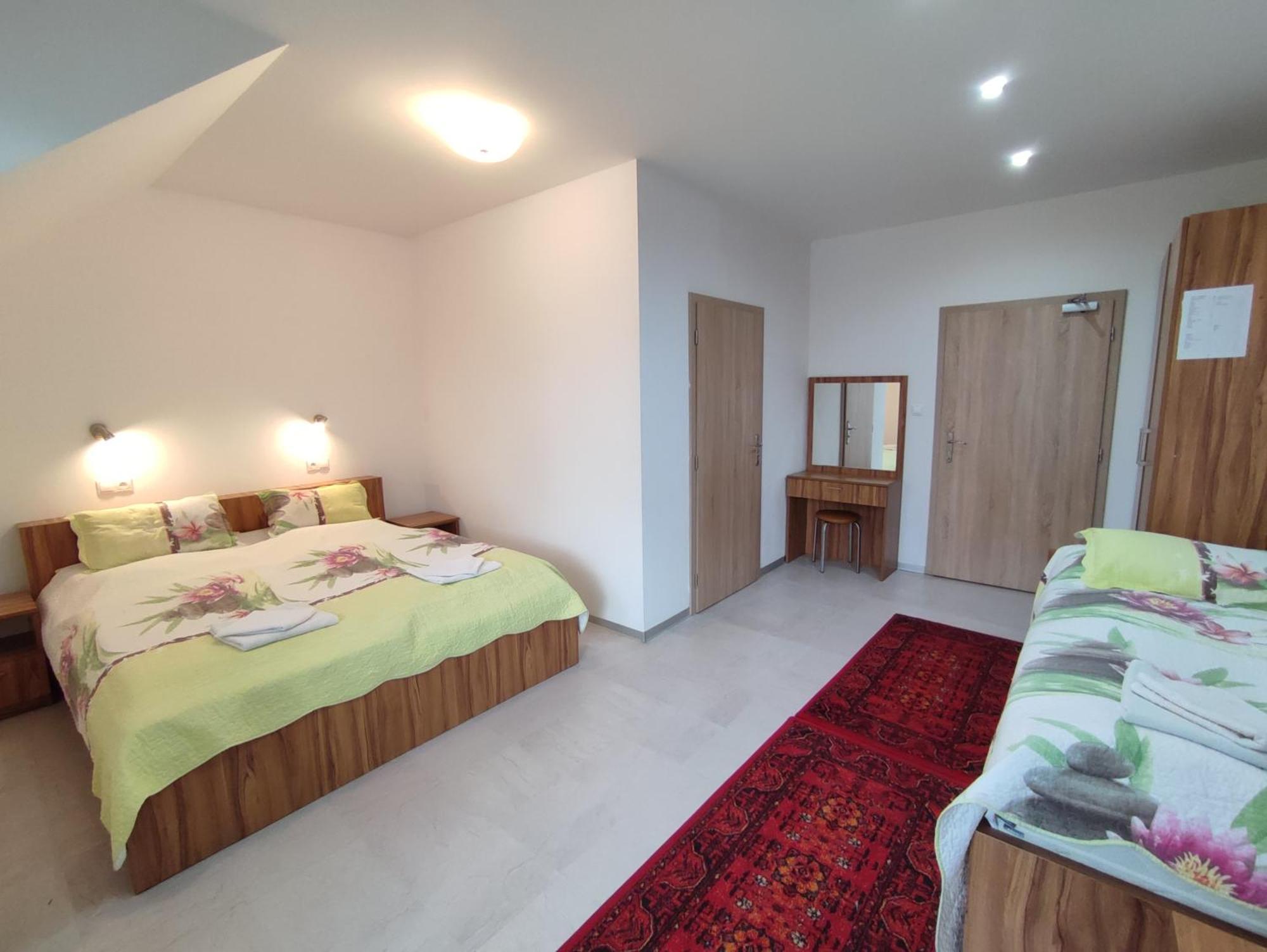 Hotel Vysehrad Турчьянске-Теплице Экстерьер фото